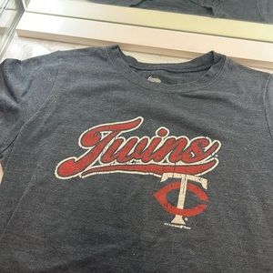 Minnesota twins size small shirt